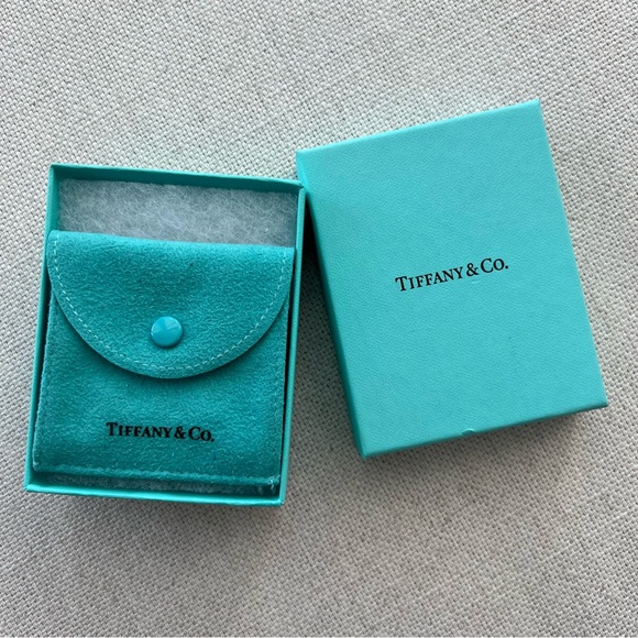 TIFFANY & CO. • Return to Tiffany™ 18K Yellow Gold Tag Tigers Eye Bead Bracelet - Picture 9 of 16